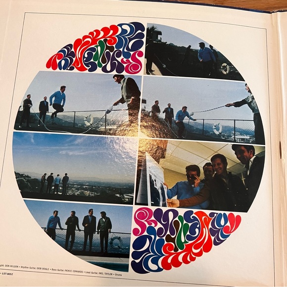 The Ventures Bundle Including Golden Greats By The Ventures LP - Picture 10 of 13